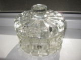 Frumoasa Bomboniera veche din sticla cu fete slefuite model cristal