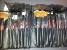 Set / Trusa 18/SET Pensule Machiaj Profesional trusa de machiaj pensule de fard blush fond de ten concealer foto