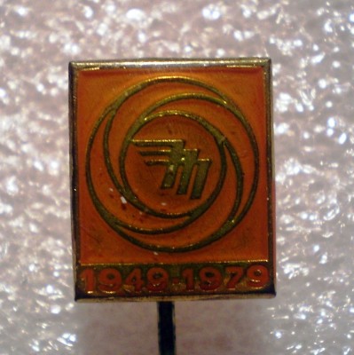 I.339 INSIGNA STICKPIN AUTO MOTO CEHOSLOVACIA MOTOTECHNA PORTOCALIU 15/12mm foto