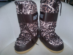 Cizme impermeabile de zapada firma Snow Boot marimea 36-37 foto