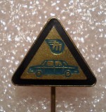 I.252 INSIGNA STICKPIN AUTOMOBIL AUTO MOTO CEHOSLOVACIA MOTOTECHNA 17mm, Europa