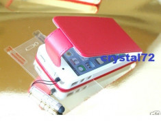 Husa toc flip roz din piele PU pentru iPhone 4 / 4S + laveta + stylus, calitate foto