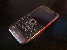 Nokia E71 (EXCLUS SCHIMBURI!) foto