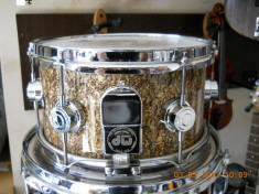 DW snare-toba mica foto