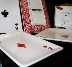 Set mini platouri ceramica POKER, 4 asi, nou la cutie - POTRIVIT PENTRU UN CADOU!!! foto