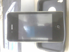 iPhone 4 dual SIM cu displeiul putin fisurat foto