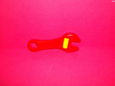 accesorii pentru baieti cheie franceza de jucarie din plastic foto