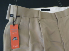 Pantaloni superbi Dockers PREMIUM - Never Iron Cotton Khaki, Pleated-Cuffed, Relaxed Fit, Permanent Crease, Machine Washable; marime 34/34 foto