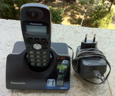 Telefon Cordless Dect Panasonic Cu Robot Speaker Caller Id Baza