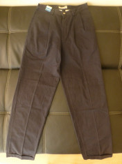 Pantaloni OLD NAVY KHAKIS Classic Pleated,Relaxed Fit,Washed for Softness; 33/33 foto