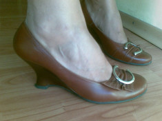 Pantofi din piele cu platforma marimea 38,arata impecabil! foto