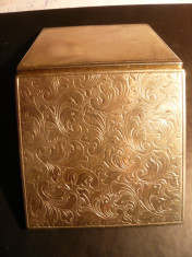 Tabachera veche pt. tutun -metal argintat gravat ,L.= 6,8 cm foto