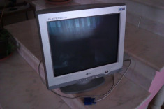 Monitor LG FLATRON T710PH APROAPE NOU-100 RON (negociabil) !!! foto