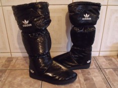 CIZME ADIDAS GEN UGG,DIN FAS IMPERMEABIL,IMBLANITE PANA-N TALPA,CULORI DISPONIBILE:ALB SI NEGRU. foto