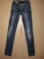 Blugi lungi dama, Bershka, XS, 100% originali, bumbac, model skinny jeans foto