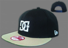 SAPCA NEW ERA DC-SNAPBACK-LICHIDARE foto