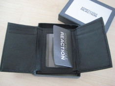 Portofel Kenneth Cole Reaction, 100% nou, 100% Original, discret, culoare neagra, compact dar incapator, adus SUA foto