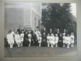 FOTOGRAFIE VECHE FORMAT MARE - CUNUNIE RELIGIOASA IN CURTEA BISERICII