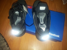 adidasi Reebok noi in cutie! foto