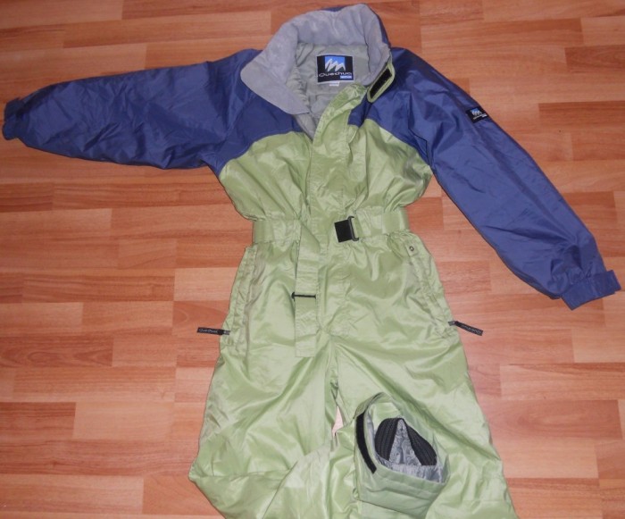 Combinezon / Costum ski / schi / snowboard / zapada DECATHLON - Marime 150cm / 12A foto mare Combinezon / Costum ski / schi / snowboard / zapada DECATHLON - Marime 150cm / 12A foto mare