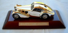 Macheta Bugatti Coupe Atlantic Silver Cars scara 1:43 foto