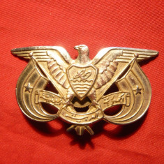 Insigna Militara Araba , veche , metal argintat , L= 5 cm