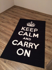 Covor KEEP CALM AND CARRY ON foto