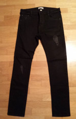 Pantaloni Bershka, noi (blugi, jeans, Slim Fit) foto