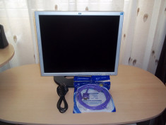 Monitor LCD, HP - L1925, 19 inch, intrari VGA + DVI, ofer cabluri noi de alimentare si vga foto