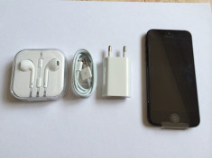 Apple iPhone 5 32GB Black Negru NOU Nefolosit Neactivat Folii Originale Cu Toate ACCESORIILE Liber in Orice Retea !!! foto