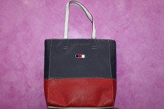 OFERTA,geanta Tommy Hilfiger,marime mare,material asemanator piele foto