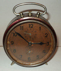 Ceas desteptator Junghans Hippo , ceas de masa vechi tip C.F.R. CFR C F R, mecanic, vintage, de colectie foto
