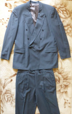 Costum Hugo Boss; pentru o inaltime ~ 1.82-1.85, vezi dimensiuni; 100% lana pura foto