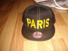 Sapca paris neagra scris galben new era snapback reglabila foto