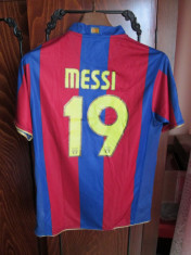 TRICOU ORIGINAL (marca NIKE) BARCELONA - MESSI nr. 19 (din 2007) - marimea L - CA NOU!!! foto