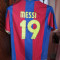 TRICOU ORIGINAL (marca NIKE) BARCELONA - MESSI nr. 19 (din 2007) - marimea L - CA NOU!!!