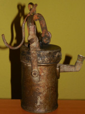 AuX: Ideala decoratiune de agatat, o lampa de mina/miner pe carbid, nefunctionla, confectionata din fier! foto