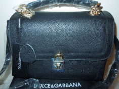 GEANTA DOLCE &amp;amp;amp;amp;GABBANA NEAGRA DIN PIELE 26/22 foto