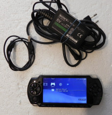 Consola PSP 2000 MODATA PSP MODAT + Card 4 GB + 19 Jocuri Pe Card, Incarcator Original Si Cablu USB foto