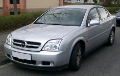 Dezmembrez orice piese de Opel Vectra C 2.0 DTI an 2004 foto