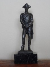 Statueta miniaturala metalica - Soldatul lui Napoleon- pe soclu de marmura neagra foto