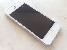 iPhone 5 16GB White IMPECABIL , full , NEVERLOCKED , original - 1599 LEI ! Okazie ! foto
