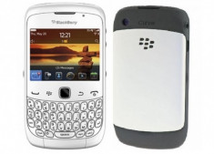 BLACKBERRY 9300 BLACK / WHITE NOI SIGILATE NEBLOCATE, BBM FUNCTIONAL !!! foto