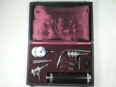 TRUSA VECHE DE TEHNICA MEDICALA ORL -LARINGOSCOP -OTOSCOP -OFTALMOSCOP -GERMANIA