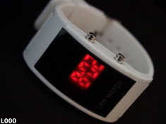 Ceas de mana ALB Curea SILICON LED Watch ROSU dama/femei/barbati (unisex) Model NOU ! foto