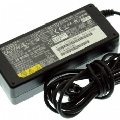 Alimentator incarcator laptop Fujitsu Lifebook S6010, CP268386-01, 16V 3.75A