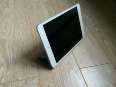 Apple iPad Mini 16GB WiFi White ALb Impecabil + Smartcover Original ! foto