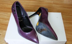 Pantofi eleganti. Piele NATURALA, Mov, Model VINTAGE, WHY Alberto Venturini (ITALY). Calapod excelent, toc 11 cm. Marime 37. OUTLET Arad. REDUCERE! foto