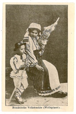 2358 - ETHNIC, Mother and child - old postcard - unused foto