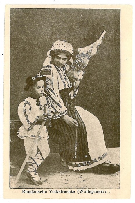 2358 - ETHNIC, Mother and child - old postcard - unused